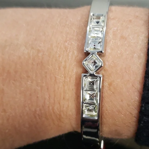 NWT WHBM Silver Rhinestone Bangle Bracelet - Picture 3 of 7
